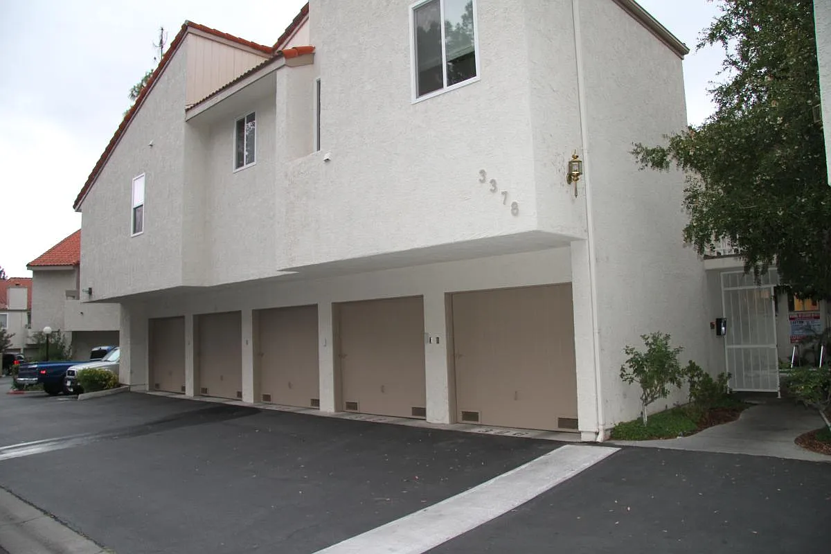 2 bed, 1068 sqft, $3,000 — Photo 4