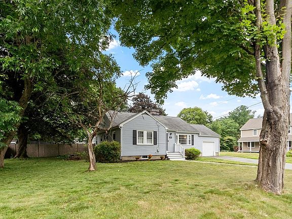 2nd image of 61 Goldsmith St