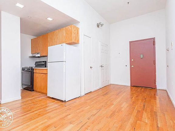 3rd image of 15 Lawton St APT 19
