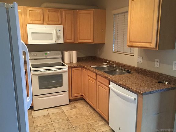 5th image of 8445 Graves Ave Unit 17