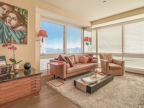 5th image of 333 Bush St APT 3801