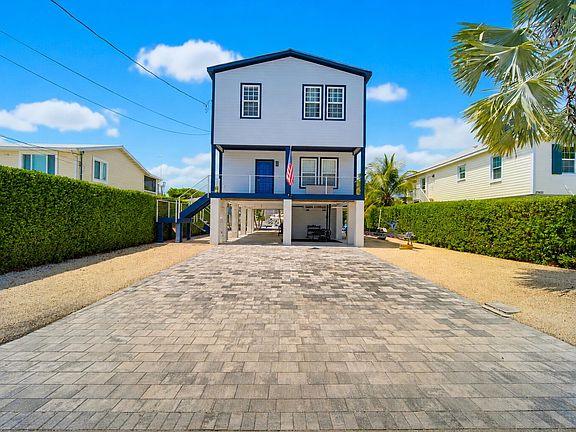 4th image of 27395 Barbuda Ln