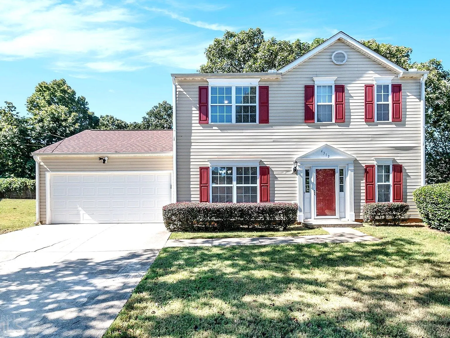 3 bed, 2.5 bath, 1560 sqft, $1,895 — Photo 2