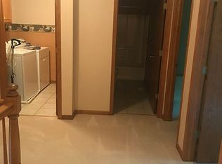 525 Linden Ct, Geneva, IL 60134