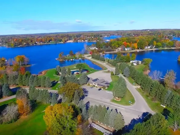 11980 Cape Breton Dr, Stanwood, MI 49346