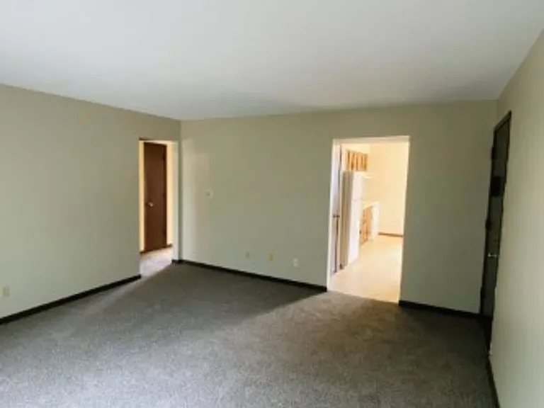 850 Bridgit Ln SE — Photo 4