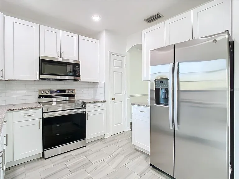 1019 Blackwater Dr — Photo 5