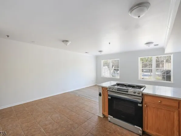 566 Pennsylvania Ave, Elizabeth, NJ