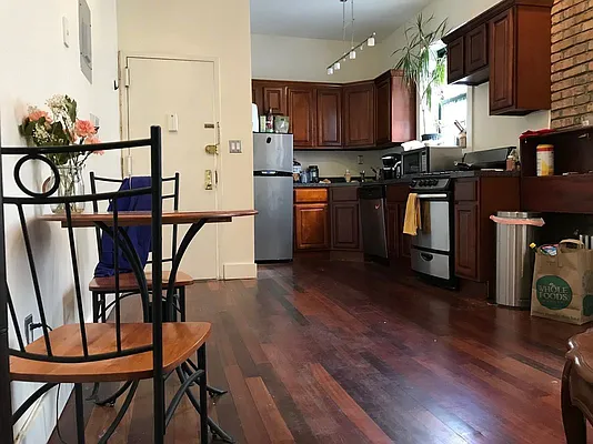 Rented by Nooklyn NYC LLC | media 18