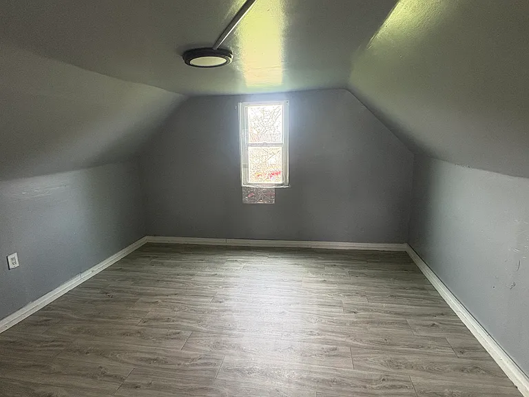 165 Gibson St #2 — Photo 7