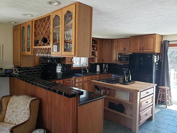 Kitchen updated with granite