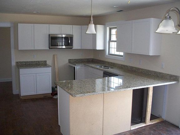 5th image of 230 Coates Ct
