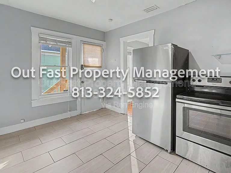 1718 W Hills Ave #D — Photo 26