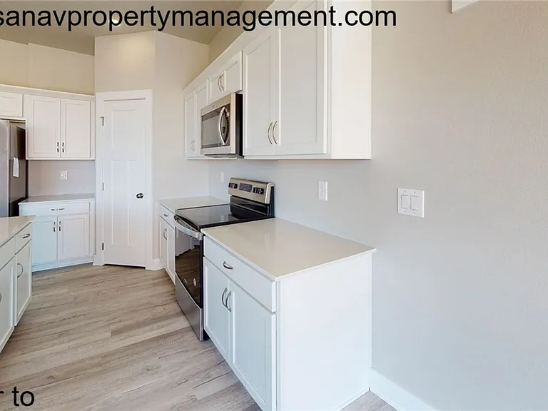 3905 NE 6th St — Photo 3