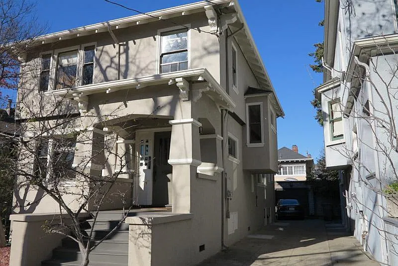 2729 Forest Ave — Photo 2
