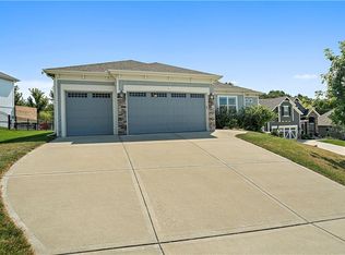 14495 Summit Rdg, Parkville, MO 64152