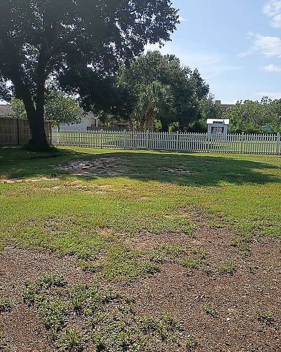 2nd image of LOT Howard Ave