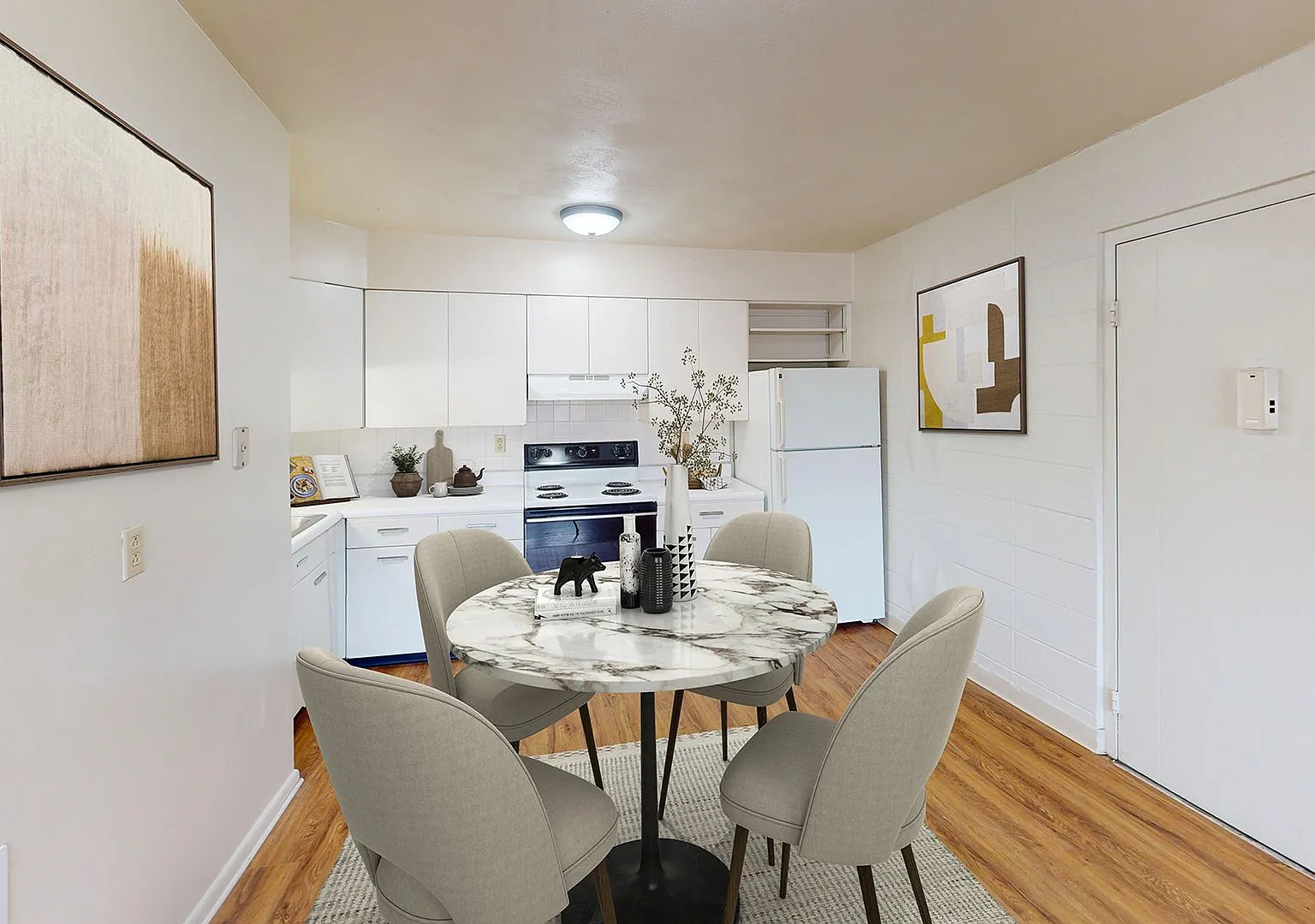 Parkside Apartments — Photo 4