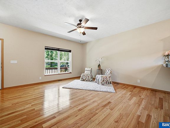 3rd image of 2206 E St