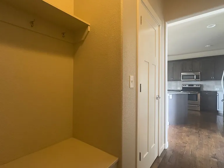 4336 Carlyle Ln — Photo 17
