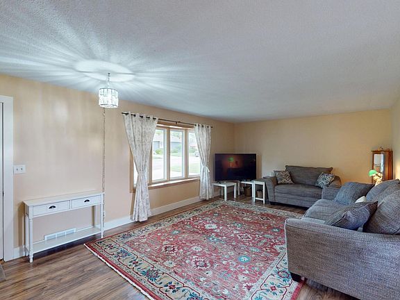 3rd image of 1402 Marie Ave