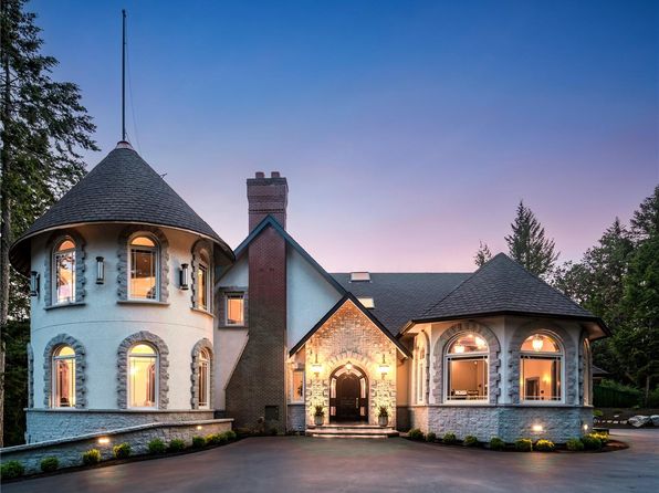 625 Lorimer Pl, Highlands, BC V9B 6G3