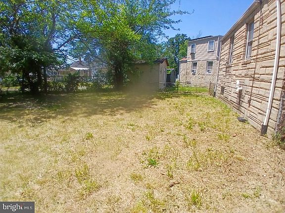 3rd image of 5203 Addison Rd