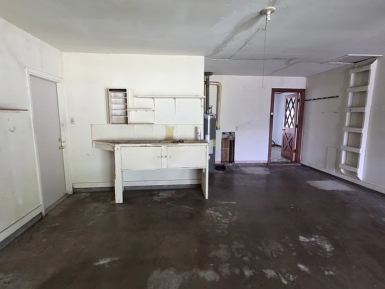 1619 Avenue G — Photo 20