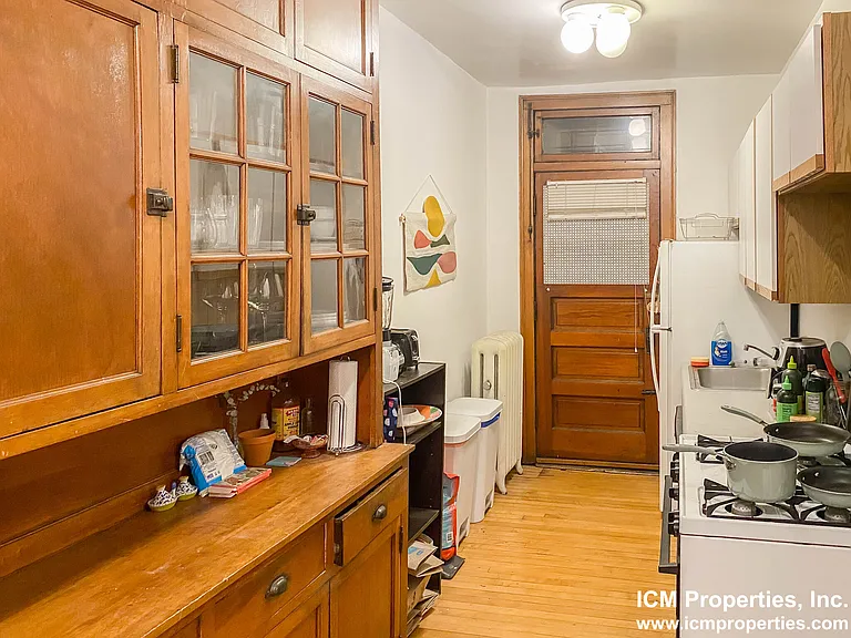 1452 W Byron St #1 — Photo 3