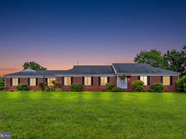 11889 Cemetery Rd, Remington, VA 22734