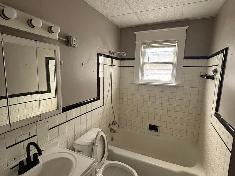 500 Colvin Ave — Photo 7
