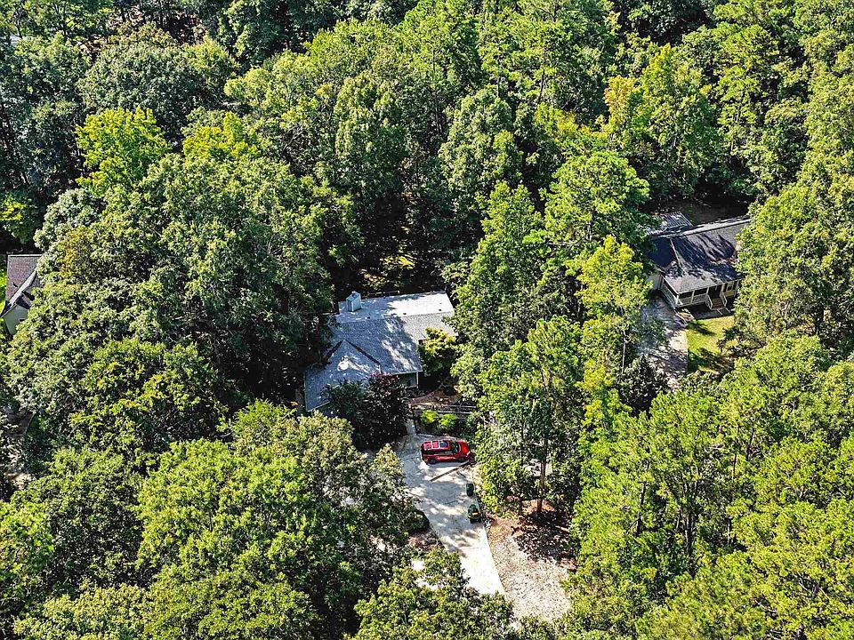 1st image of 216 Fawnfield Ct
