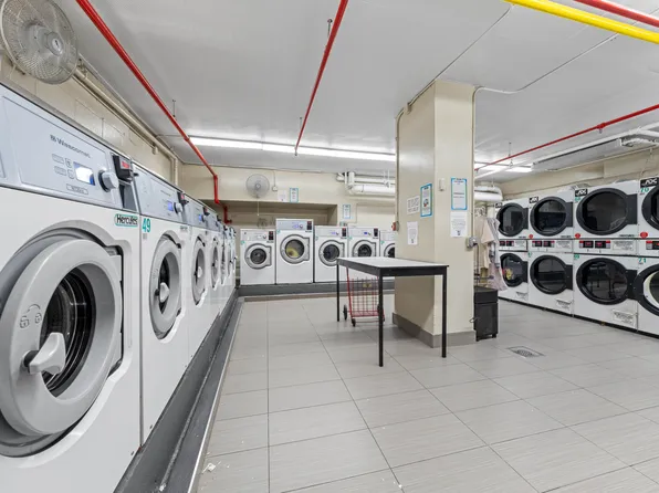 333 Pearl Street image 13 of 15