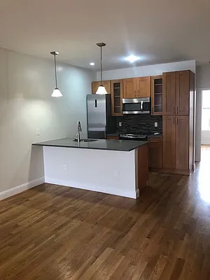 Rented by Alexander Bilu, LREB | media 24