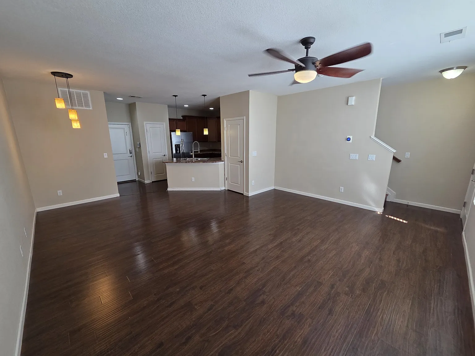 2 bed, 2.5 bath, 1672 sqft, $2,550 — Photo 3