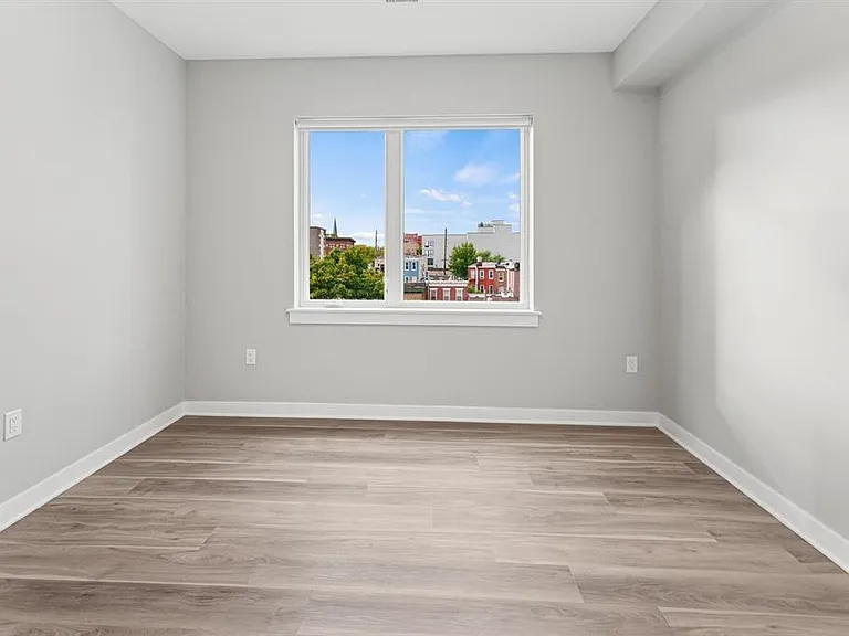 475 Communipaw Ave #401 — Photo 9