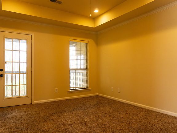 4th image of 102 Canyon Trl