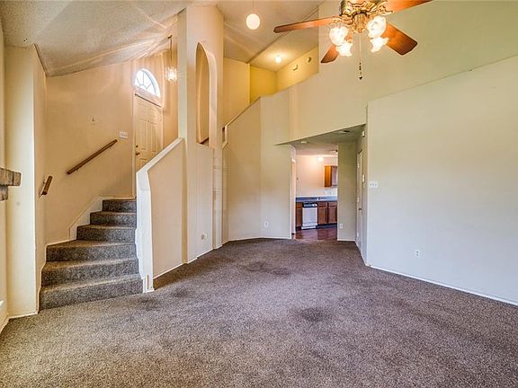 3rd image of 12729 Hilltop Dr