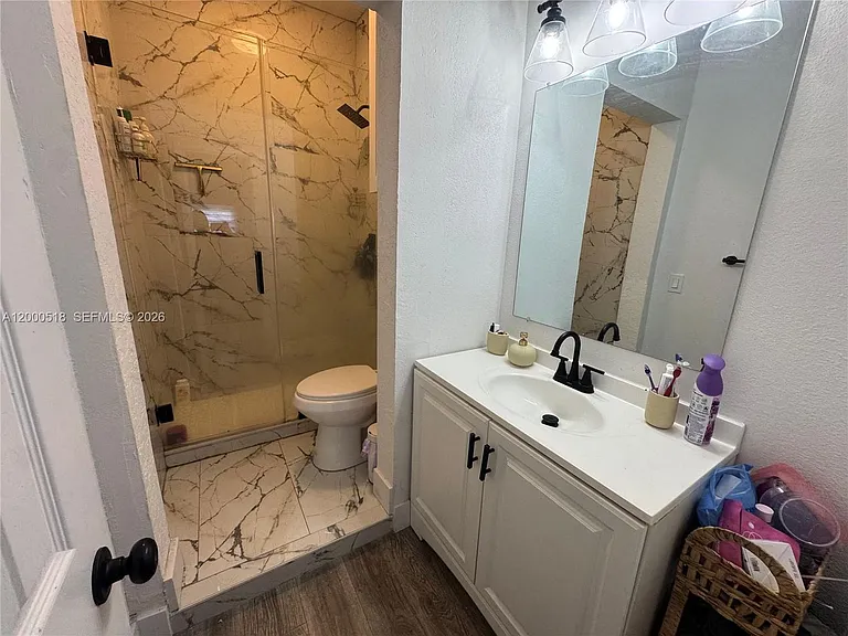 427 NW 19th Ave #0 — Photo 7