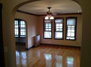 1711 W Belle Plaine Ave APT 3B, Chicago, IL 60613