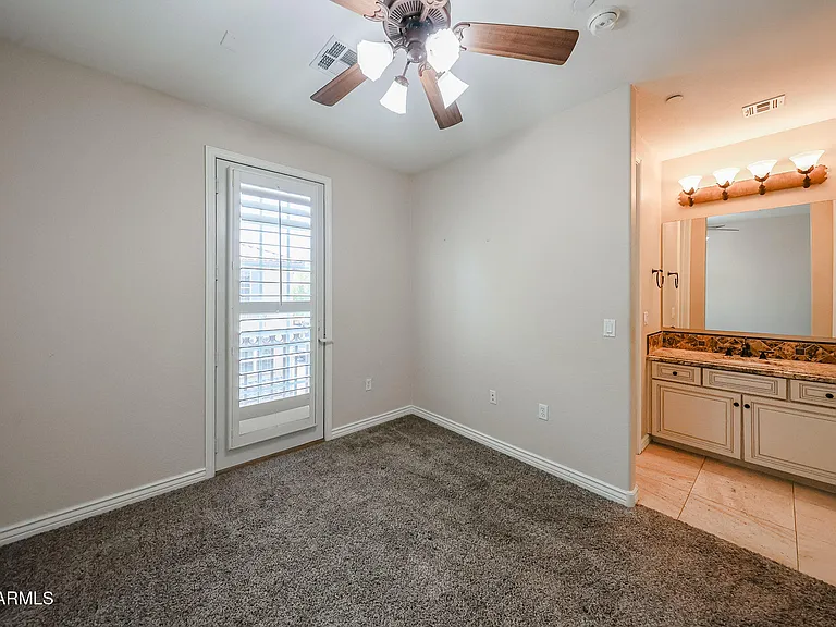 2434 E Roma Ave — Photo 24