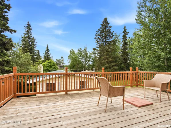 1300 Wintergreen St, Anchorage, AK 99508