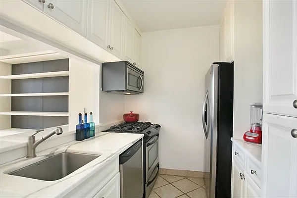 Sold by Citi Habitats | media 19