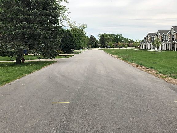 4th image of S74W17405 Lake Dr