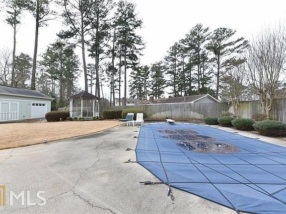 4th image of 705 Chandler Dr #0