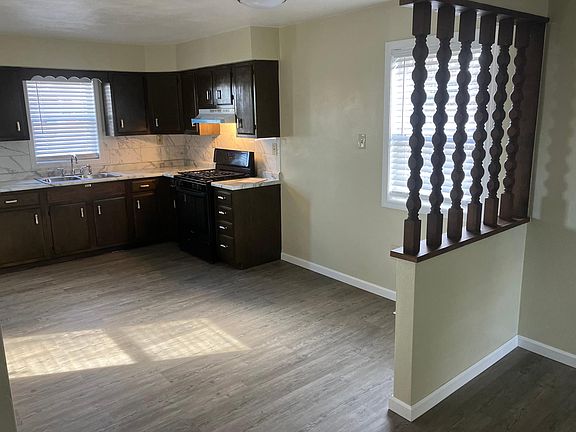 Kitchen / Dining Area