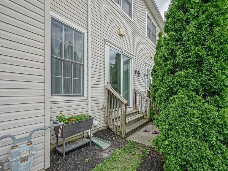 4204 Lexington Ct — Photo 25