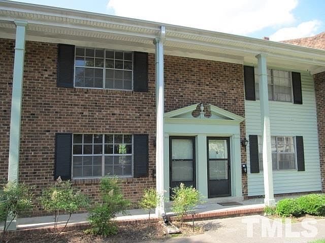 1st image of 1002 Willow Dr APT 12