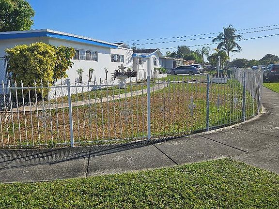 3rd image of 17601 SW 108th Ct
