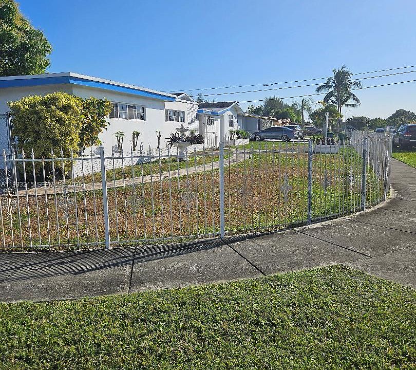 17601 SW 108th Ct, Miami, FL 33157 | Zillow